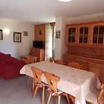 Domus Alpina Апартаменти